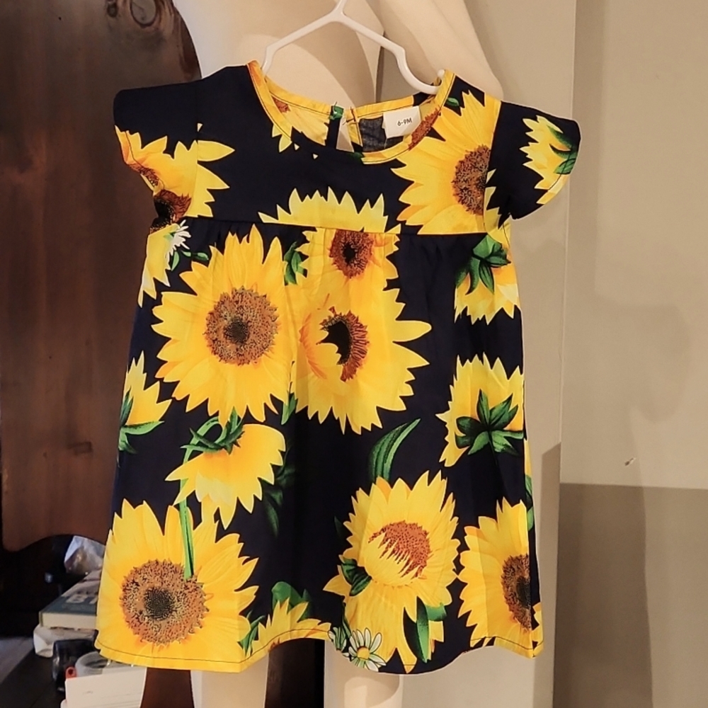 GIRLS NEW SLEEVELESS  SUNFLOWER SUMMER DRESS SIZE 6-9 MONTHS